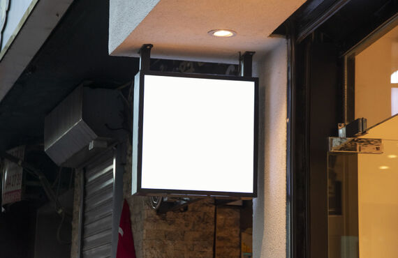 LEDを用いた製作も得意です | 北九州で看板の製作依頼を承る石橋アート株式会社